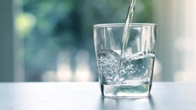 The Health Benefits of Drinking Warm Water Early in the Morning